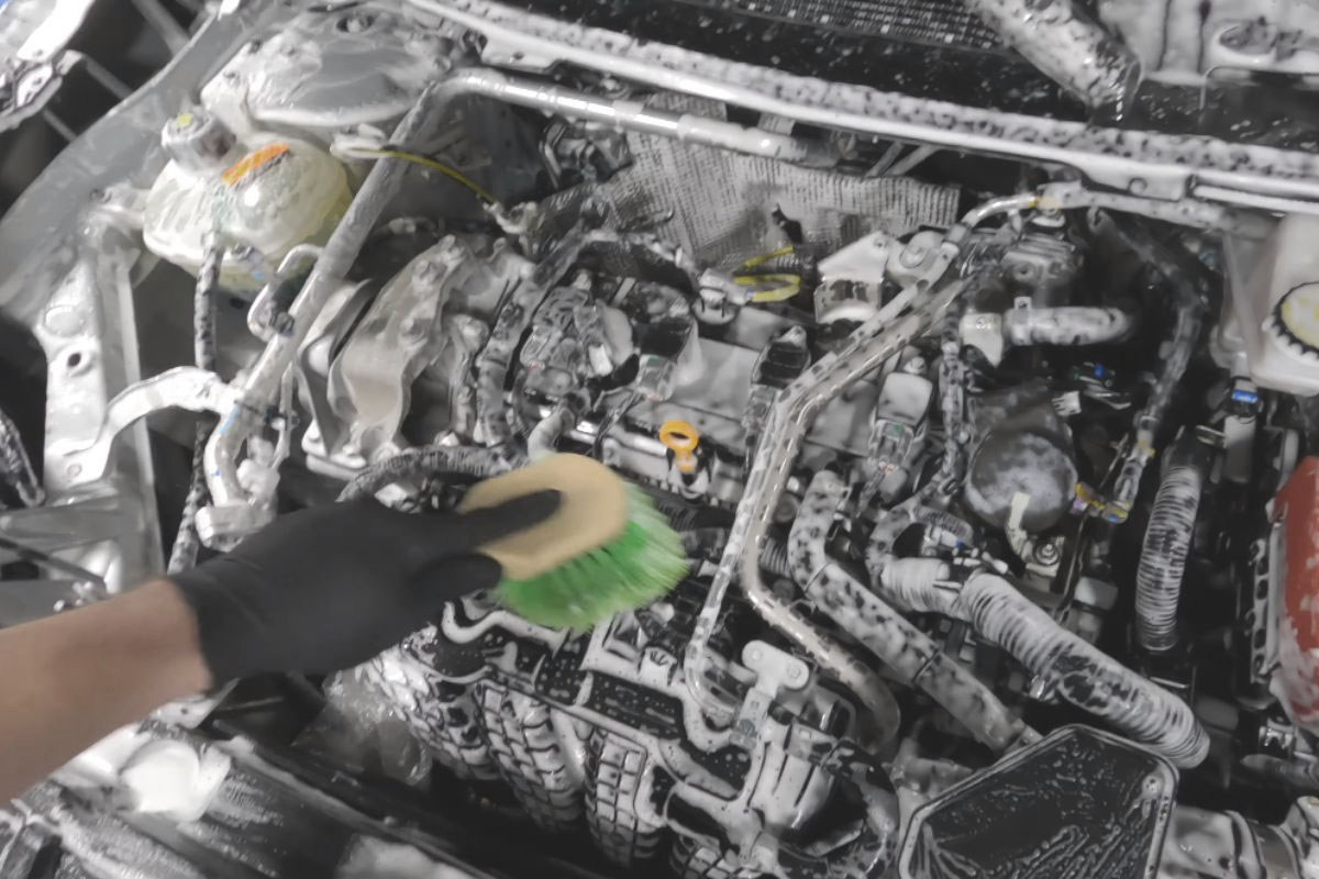 What to avoid when cleaning engine bay