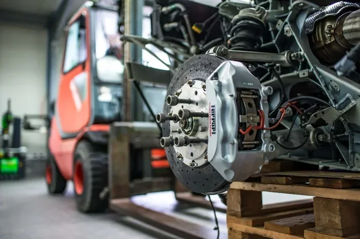Toyota Forklift Use Auto Parking Brake for Beginners