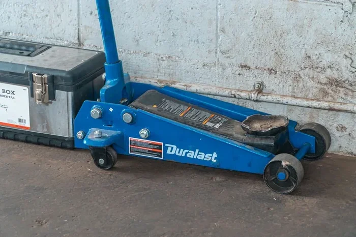Best Hydraulic Jack Reviews and How to Pick the Right One