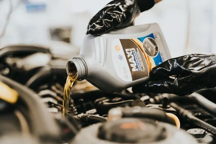 How to Put Oil in Engine Car Mechanic 2018 Explained
